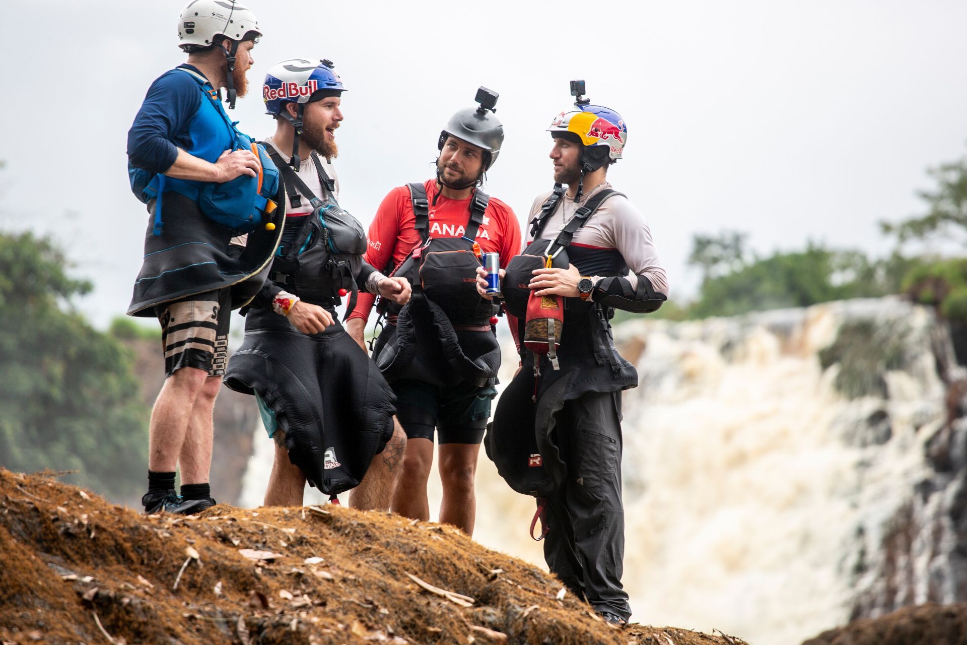 Tim hrabrih kajakaša u historijskom spustu misterioznom rijekom Ivindo u Gabonu