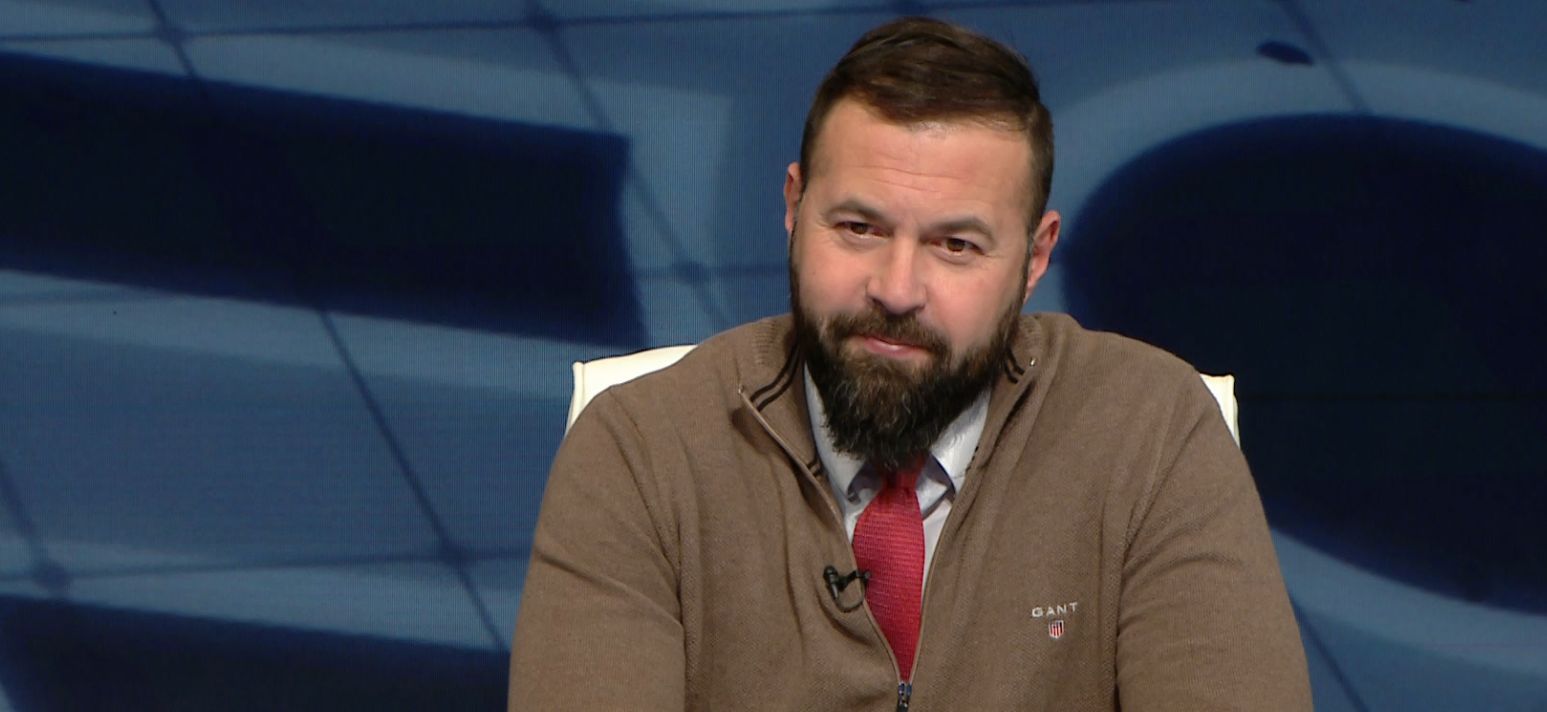 Minisitar kulture i sporta u Vladi Kantona Sarajevo Kenan Magoda bio je vrlo medijski prisutan zbog tenzija koje je izazvao svojim sukobom u komunikaciji sa kolegicom u Vladi 