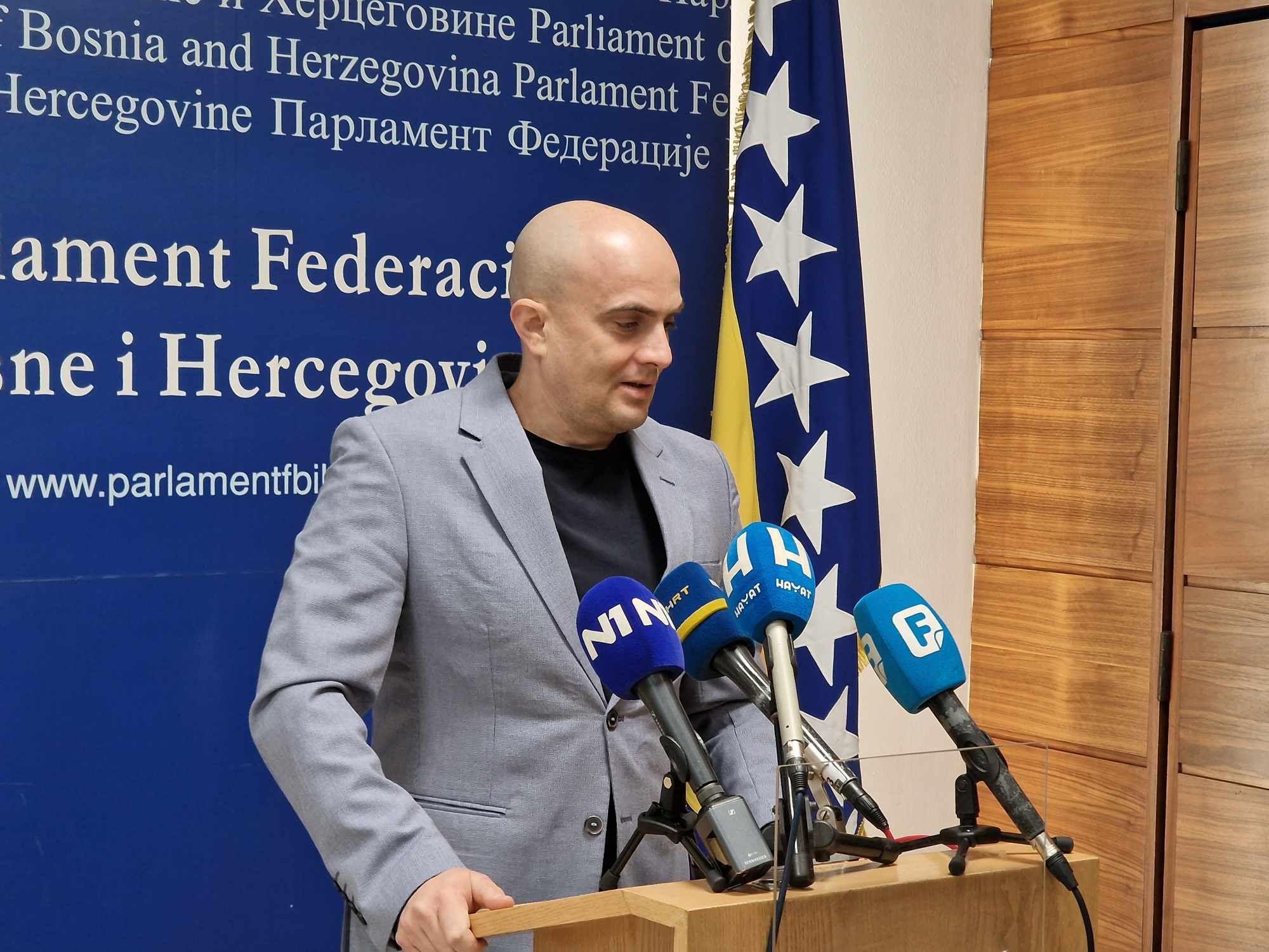 Reakcije zastupnika nakon odgađanja sjednice Zastupničkog doma FBiH: Debakl, katastrofa