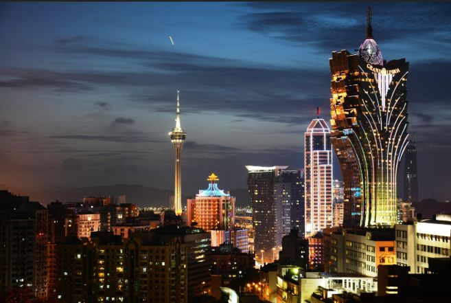 Stoljećima tihi i mirni grad Makao, smješten uz Hong Kong, rijetko je privlačio toliku pažnju kao što to čini danas.