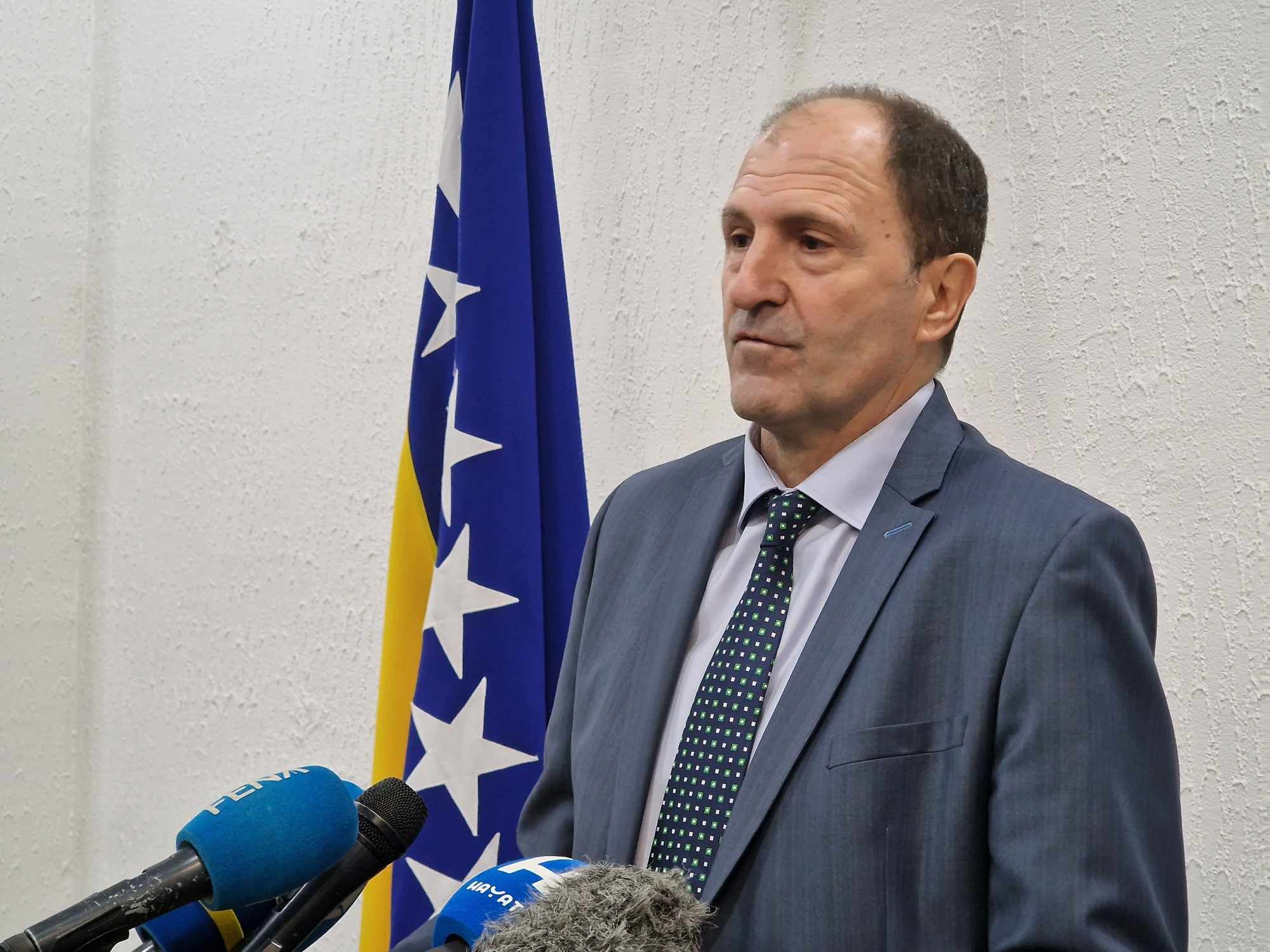 Dramatično na sjednici ESV-a: Vlada umjesto primanja, predložila minimalnu platu od 1000 KM!