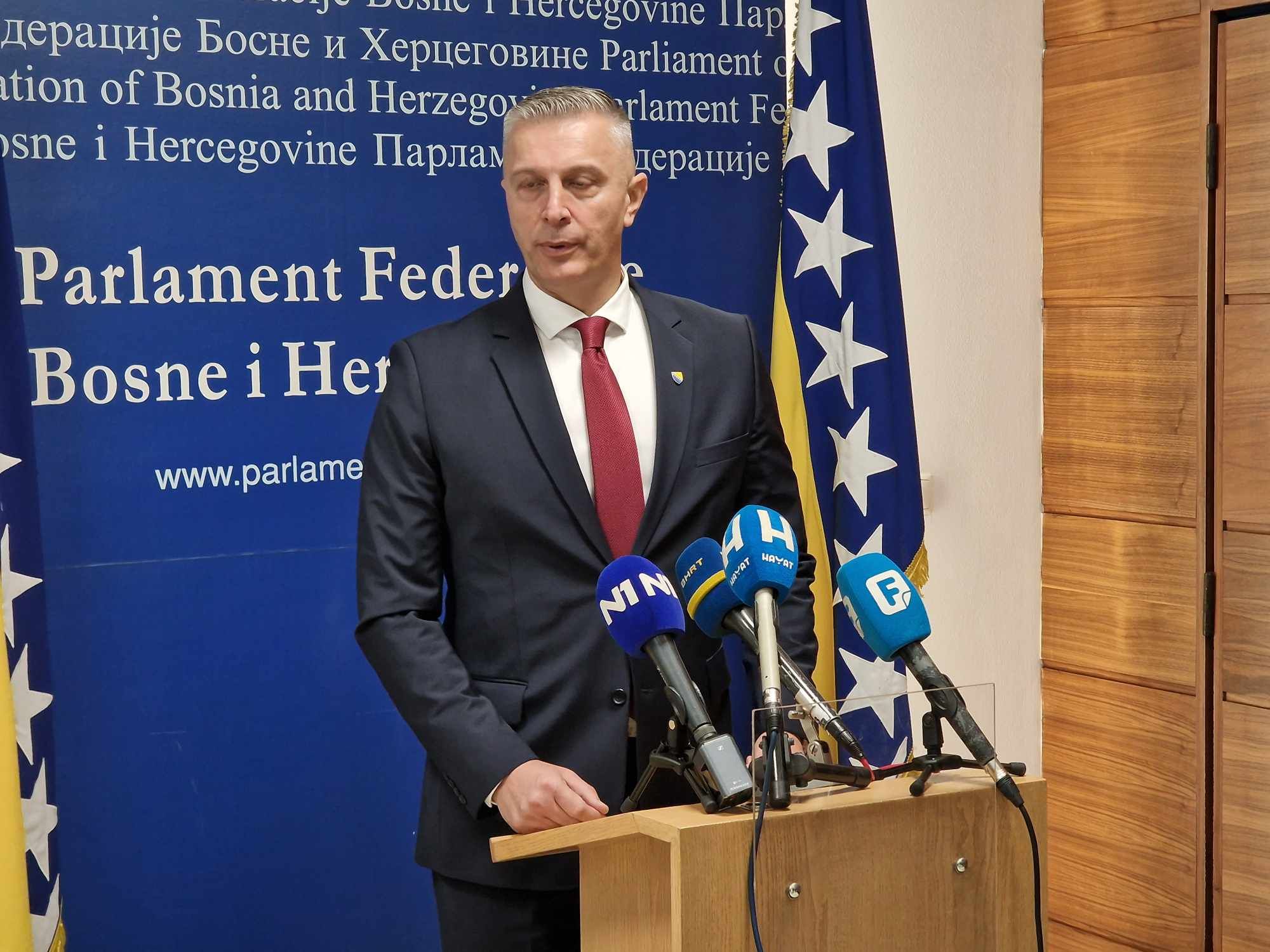 Reakcije zastupnika nakon odgađanja sjednice Zastupničkog doma FBiH: Debakl, katastrofa