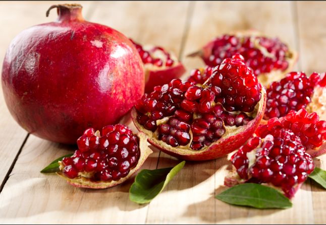 Nar ili mogranj (lat. Punica granatum), koji se još naziva i "kineskom jabukom", riznica je zdravlja, a odličan je za žensko zdravlje i vitalnost