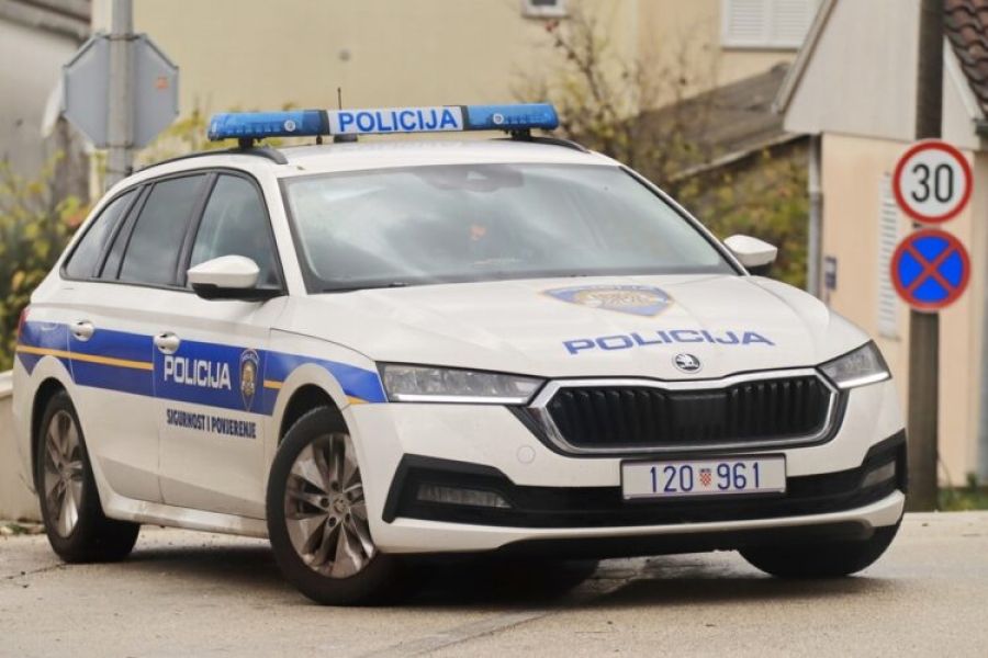 Sredinom novembra na snagu je stupio Zakon o zimskoj opremi. U susjednoj Hrvatskoj, one koji ne posjeduju istu, sada čekaju veće kazne. 