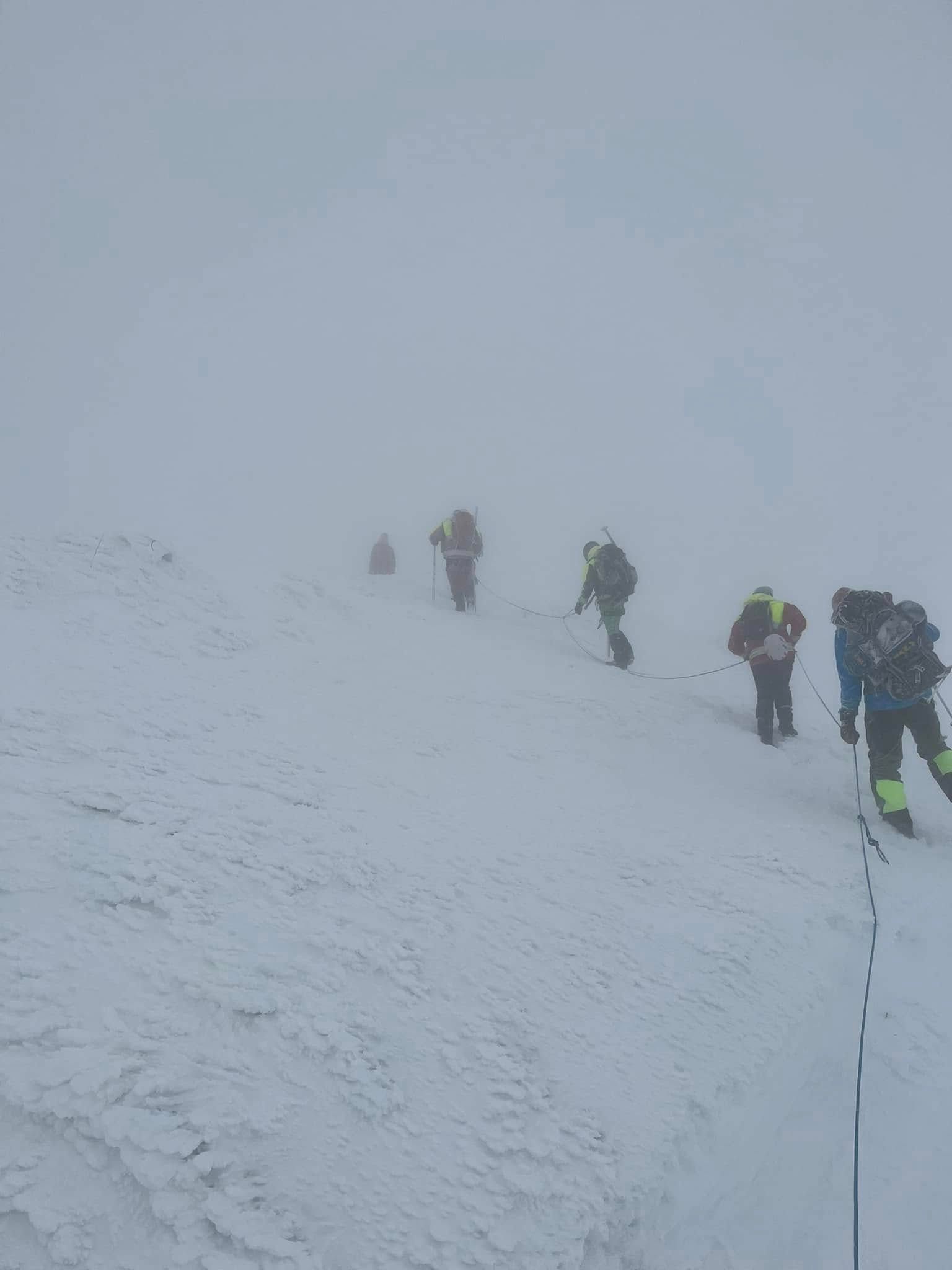 Riječ je o 46-godišnjem meteorologu koji se 24. decembra uputio ka vrhu Bjelašnice, gdje se nalazi meteorološki opservatorij, i gdje je trebalo da preuzme smjenu.