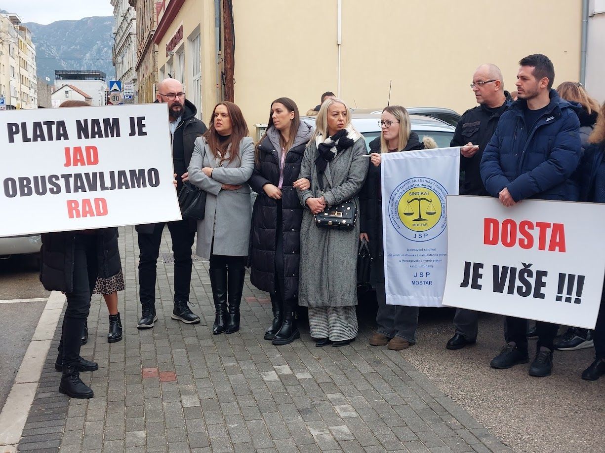 Sindikat državnih službenika i namještenika pravosuđa HNK traži povećanje plaće od 20 posto i njeno redovno usklađivanje s rastom potrošačkih cijena