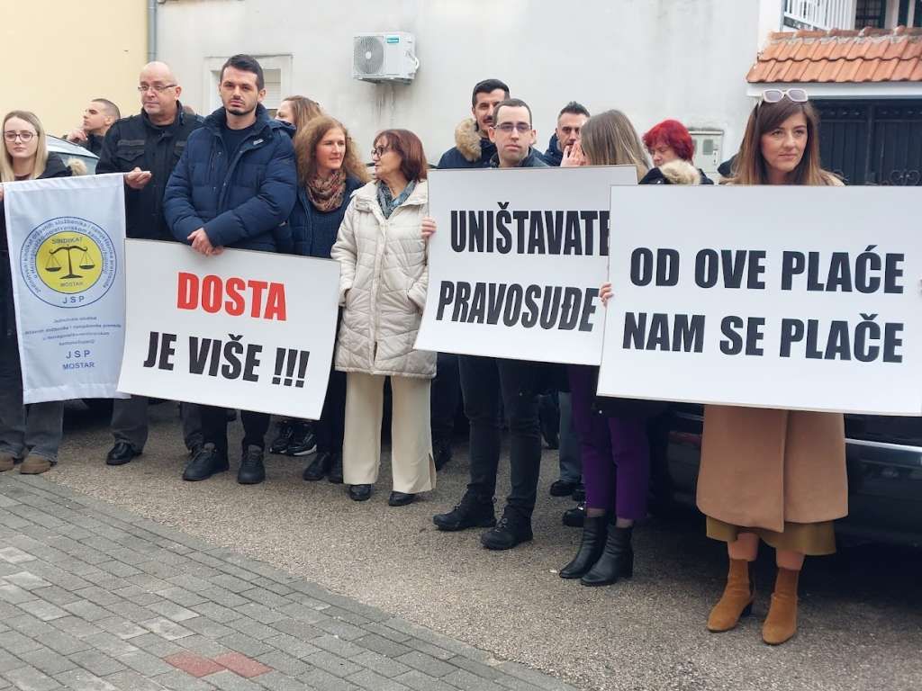 Sindikat državnih službenika i namještenika pravosuđa HNK traži povećanje plaće od 20 posto i njeno redovno usklađivanje s rastom potrošačkih cijena