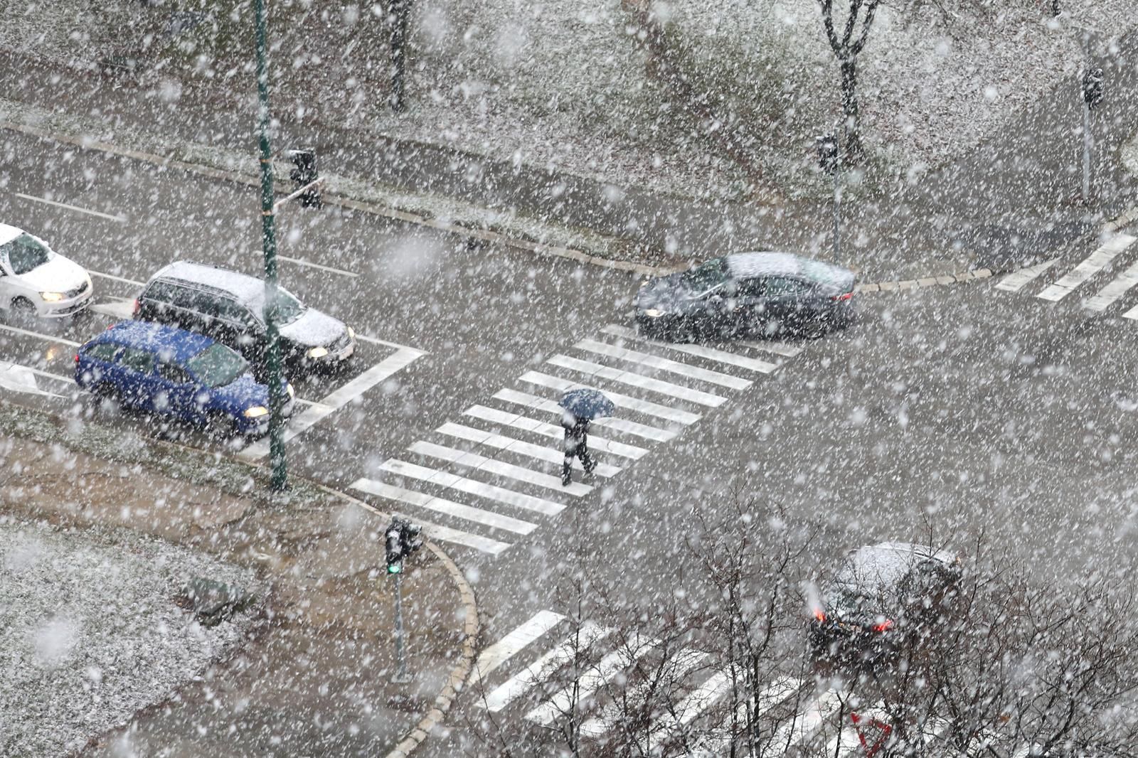 Osigurajte dovoljne zalihe, provjerite ispravnost sistema grijanja i budite oprezni u saobraćaju. 