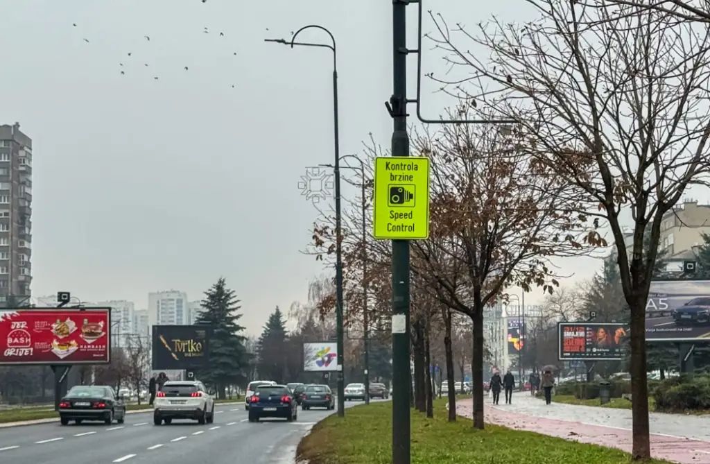 Postavljeno 35 tabli: Vozači u KS bit će obaviješteni o lokacijama radara