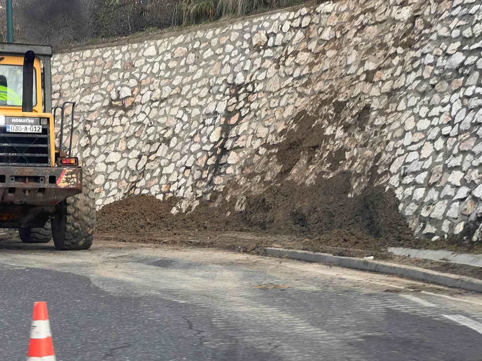 Teške mašine na kružnom toku, usporen saobraćaj kroz Vogošću