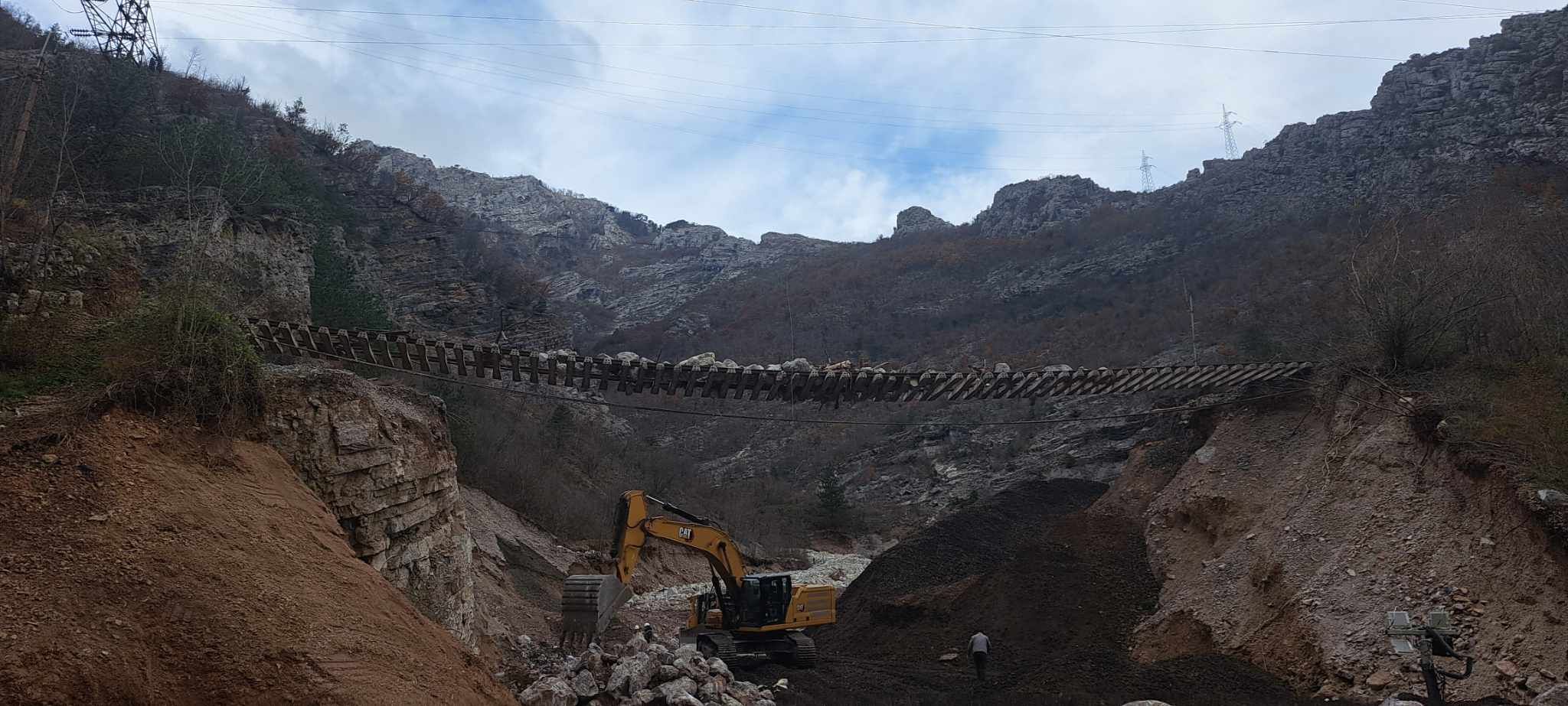 Nakon skoro dva mjeseca poslije poplava započeta je rekonstrukcija, jer do sada Vlada Federacije nije našla drugo riješenje. 
