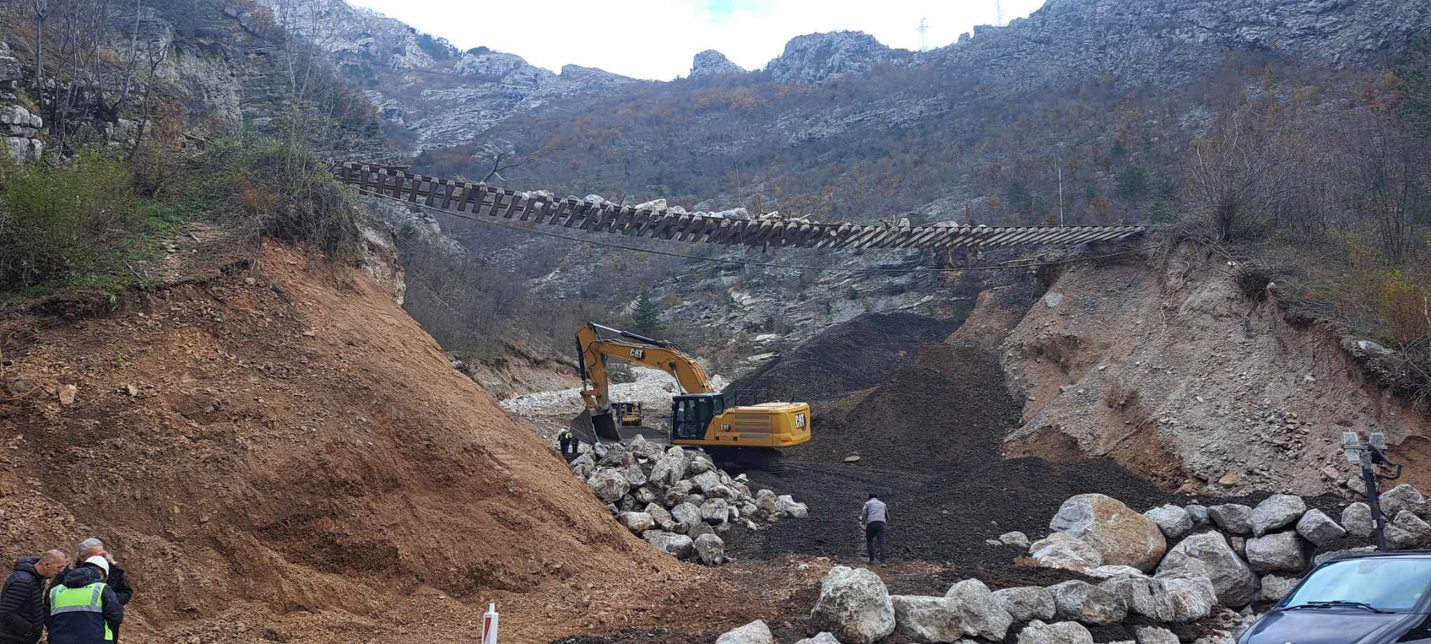 Nakon skoro dva mjeseca poslije poplava započeta je rekonstrukcija, jer do sada Vlada Federacije nije našla drugo riješenje. 