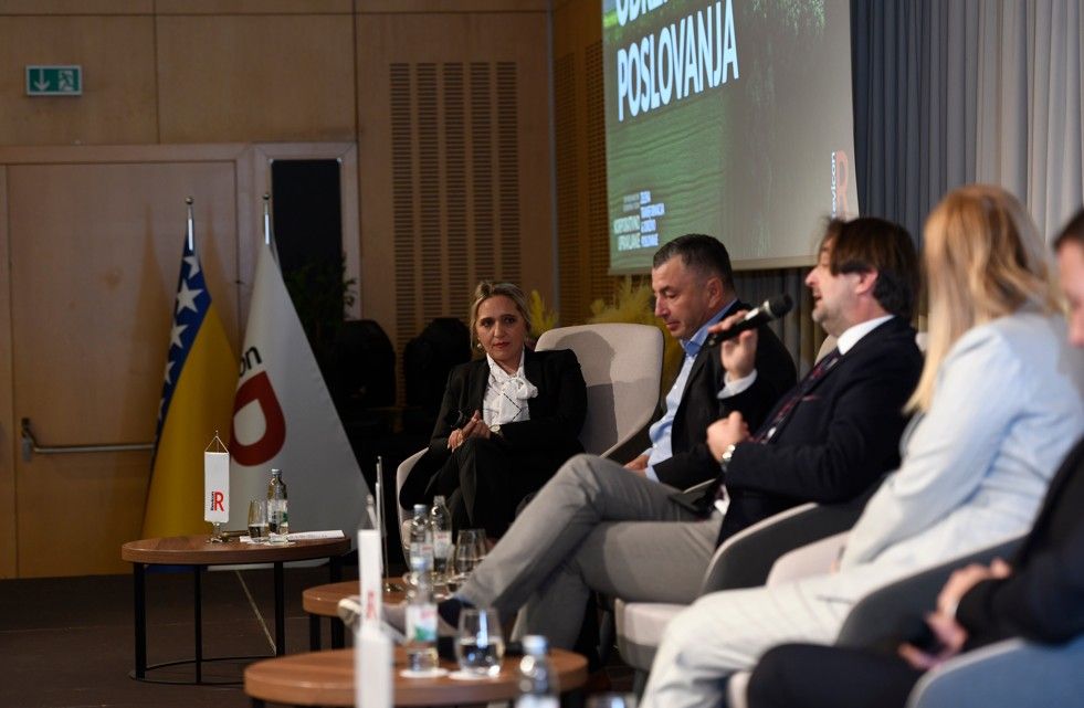 Diskutovalo se o finansiranju zelenih projekata i privredi, jačanju javnog sektora, održivom finansiranju kao i strategijama Vlade Federacije za 2025. godinu