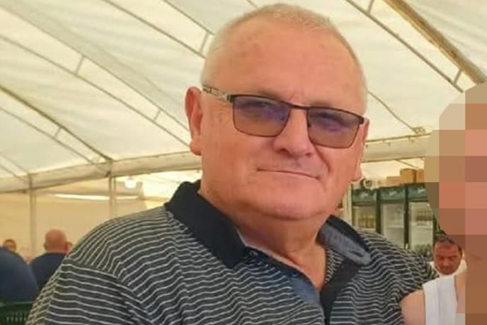 Poznati biznismen iz Šapca (Srbija) Sreten Petrović (64) ubijen je u subotu u svom magacinu, a danas su ga porodica i prijatelji ispratili na vječni počinak.