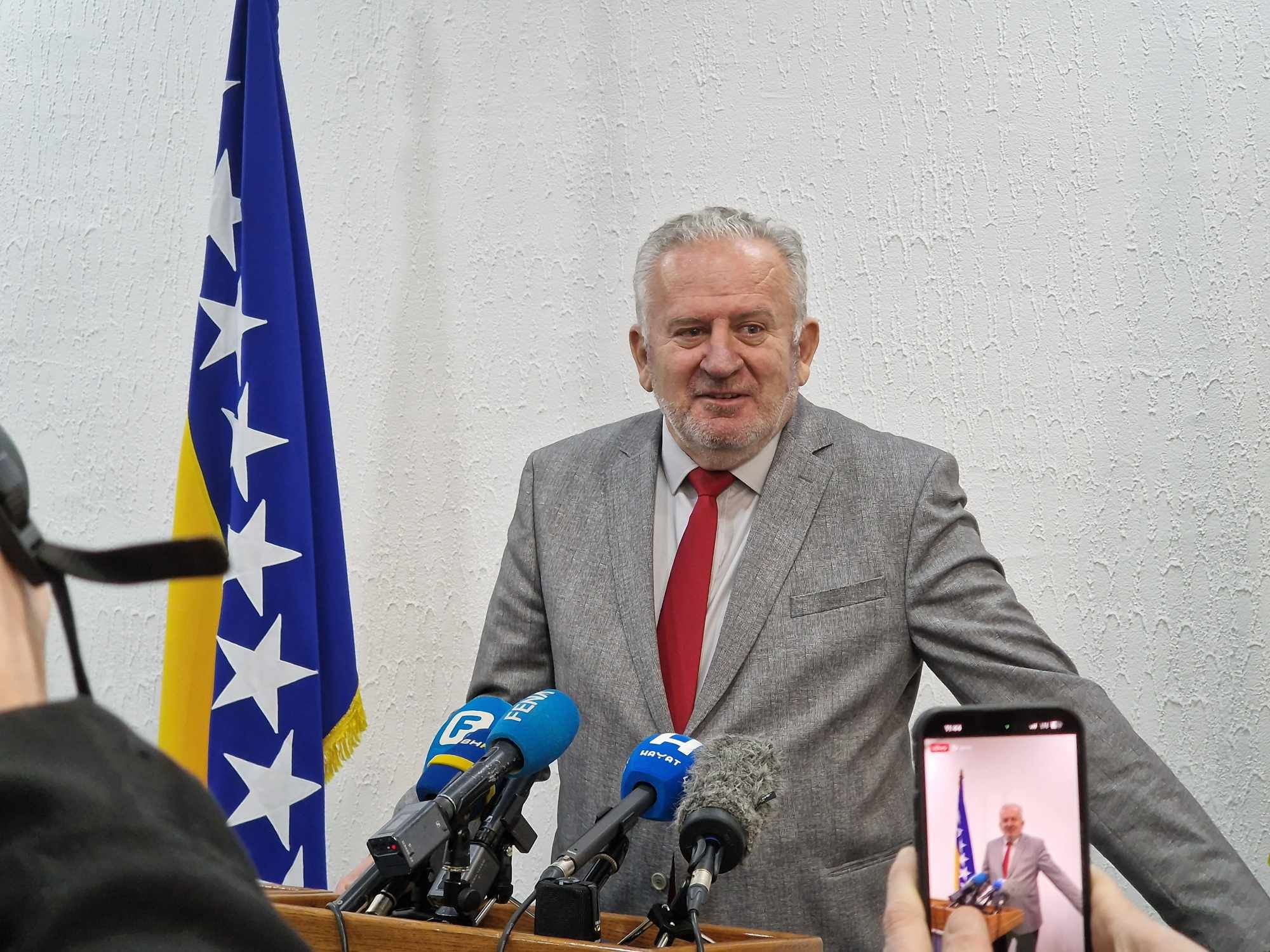 Nismo došli do cilja. Ono što smo smatrali prihvatljivim ide u drugom pravcu, vidjet ćemo šta će biti na Vladi FBiH - rekao je Nenadić.