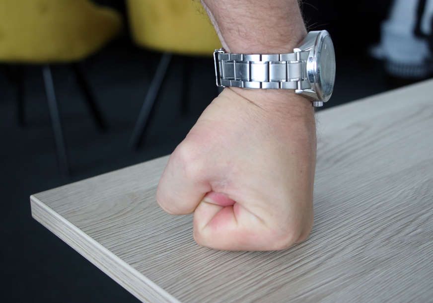 Njih sumnjiče da su u Banjoj Luci istog dana, 20 minuta nakon ponoći, napali dvojicu muškaraca iz Kneževa.