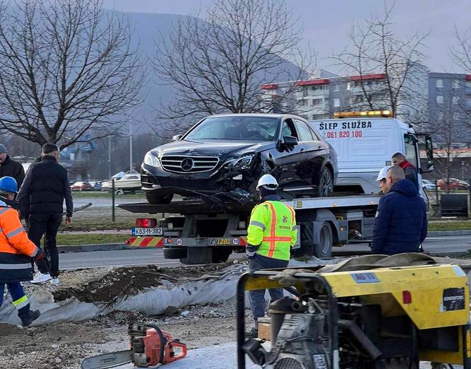 Iz BIHAMK-a savjetuju vozače da voze maksimalno oprezno i da drže odstojanje između vozila