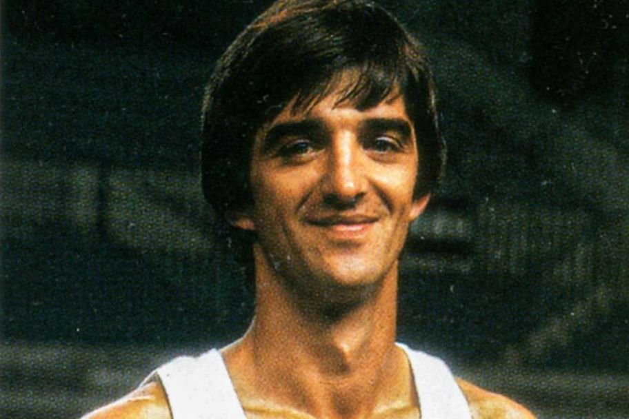 Kinđe je u najgorim vremenima agresije na BiH ostao vjeran svojoj državi, te je odbio poziciju u rukovodstvu Real Madrida kako bi ostao uz svoje sugrađane koji prolaze kroz pakao.