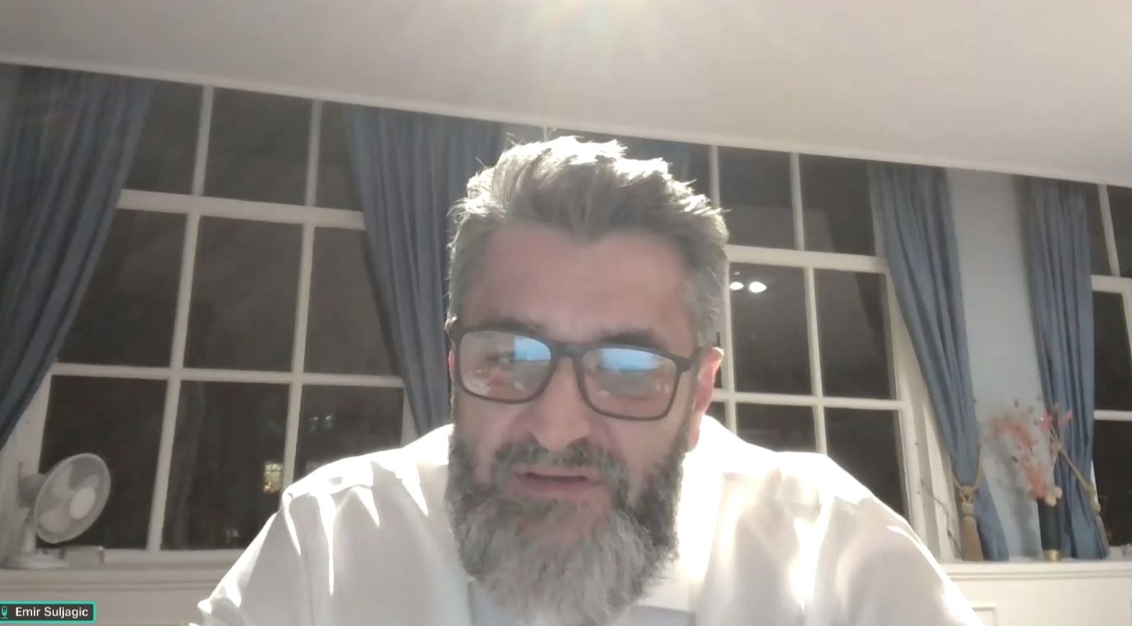 Dodao je da vjeruje da je bitan fokus na edukaciji koja osigurava da se naučene lekcije dijele njegujući kulturu mira i razumjevanje društva. 