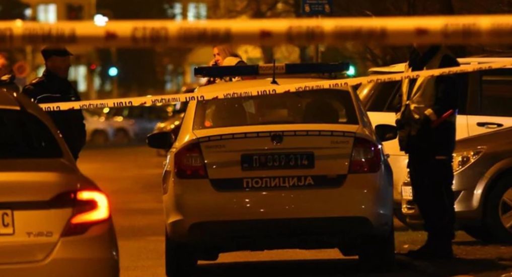 Večeras je u Novom Sadu došlo do tragedije kada je mladić (19) pao sa terase zgrade na Bulevaru cara Lazara 85 i stradao na licu mjesta.