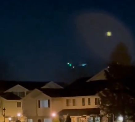 Međunarodni aerodrom New York Stewart bio je prisiljen zatvoriti svoje piste na otprilike sat vremena zbog "aktivnosti dronova u zračnom prostoru", navodi se u izjavi guvernerice 