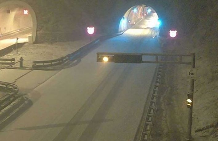 Vozače upozoravaju da prilagode brzinu i način vožnje uvjetima na cestama i da na put ne kreću bez zimske opreme