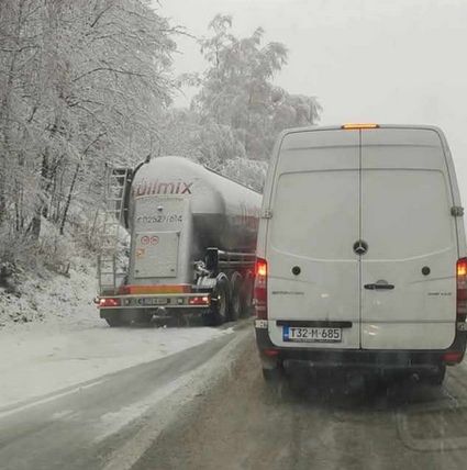 Kolaps i na Komaru, obustavljen saobraćaj za kamione na putu Bosansko Grahovo - Bosanski Petrovac