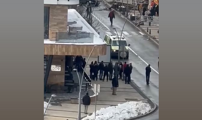 Kako neslužbeno piše krajina.ba radi se o osobi E.B. iz Cazina koji je i nažalost preminuo nakon srčanog udara.