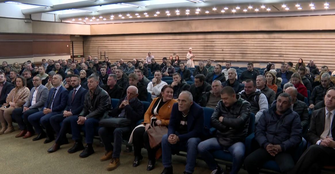 Ovo je prvi javni poziv ovakvog tipa koje provodi ovo federalno ministarstvo. Za njegovu realizaciju izdvojeno je 980.000 KM. 