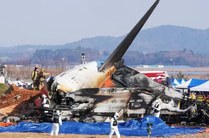 Predstavnici američkog Nacionalnog odbora za sigurnost prometa, Savezne uprave za zrakoplovstvo i proizvođač aviona Boeing su se pridružili istraživačkom tijelu.