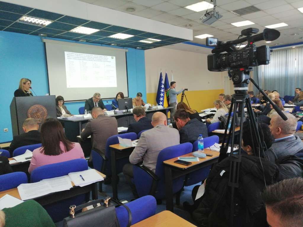 Za budžet su glasala 22 skupštinska zastupnika dok ih je šestero bilo suzdržanih