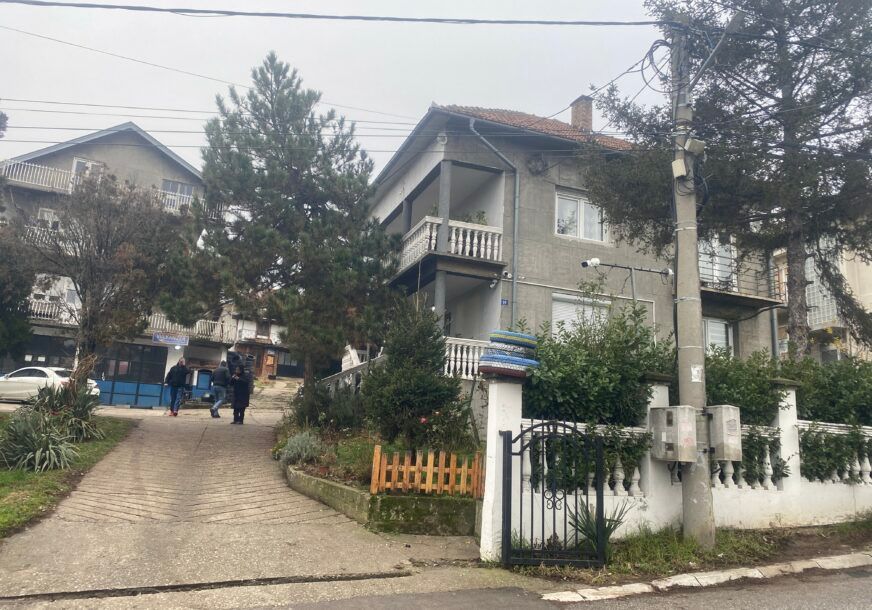 Policija, koja intenzivno traga za napadačima, odmah je pokrenula akciju “Vihor”.
