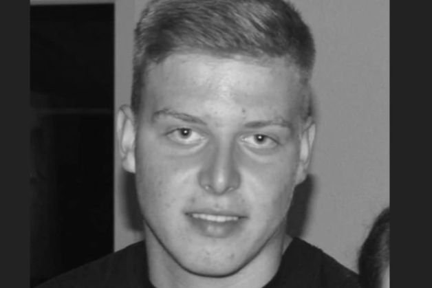 Odjednom ništa više nije što je bilo. Sad je tišina u nama... 