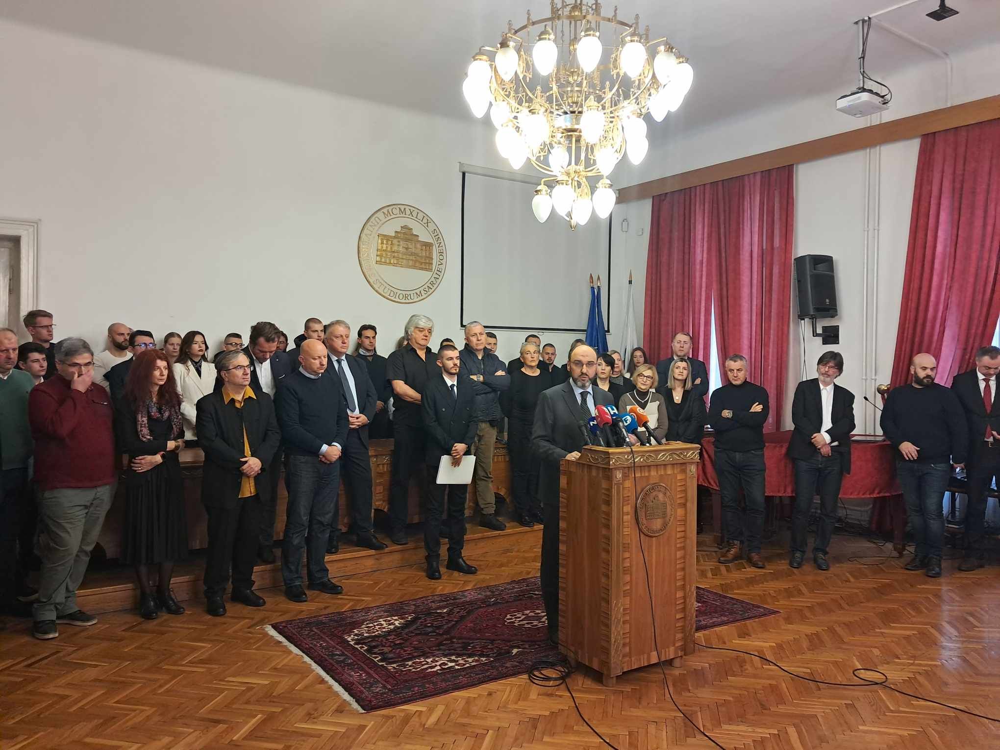 Zaimović: Moraju prestati politički pritisci na UNSA, Senatu naređuju da odluke stavlja van snage