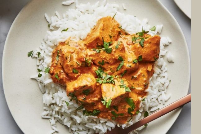 Simpatizeri indijske kuhinje znaju da je tikka masala klasik i jedno od najpopularnijih indijskih jela, a ovo je jelo koje ćete sigurno zavoljeti