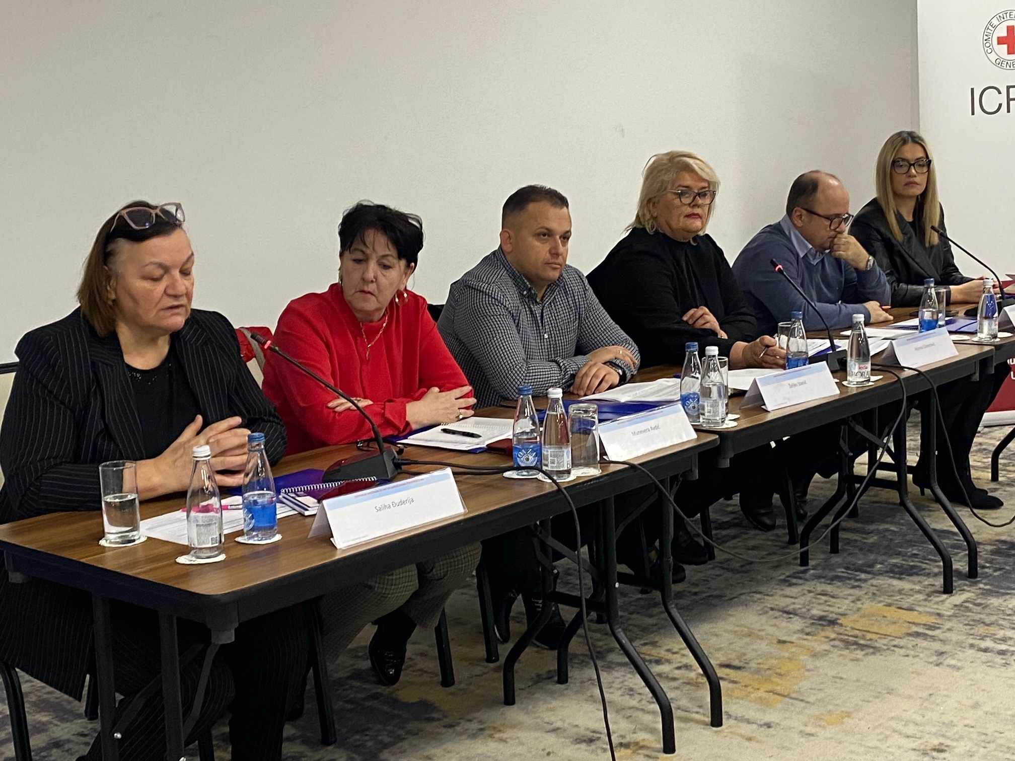 Porodice nestalih osoba su ostavljene same u svom bolu, a nestalim osobama je oduzeto pravo na smrt i nadgrobnu ploču