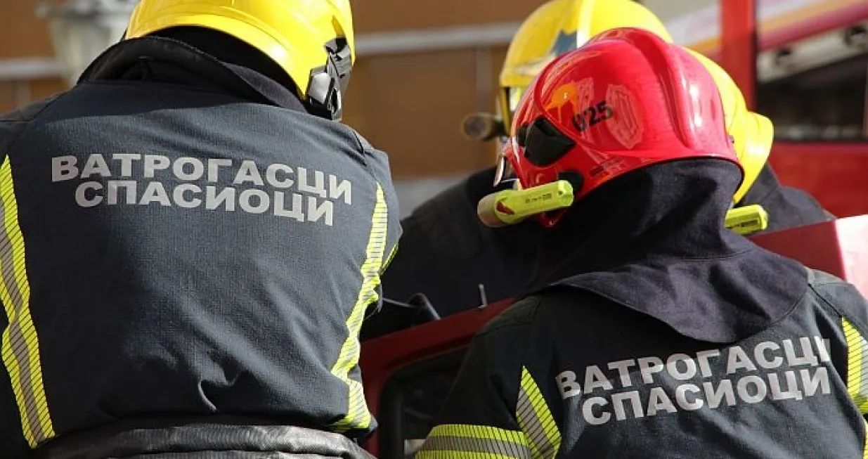 Događaj je prijavljen oko 8.40 sati, a na mjesto događaja je odmah izašlo sedam vatrogasaca sa dva vozila