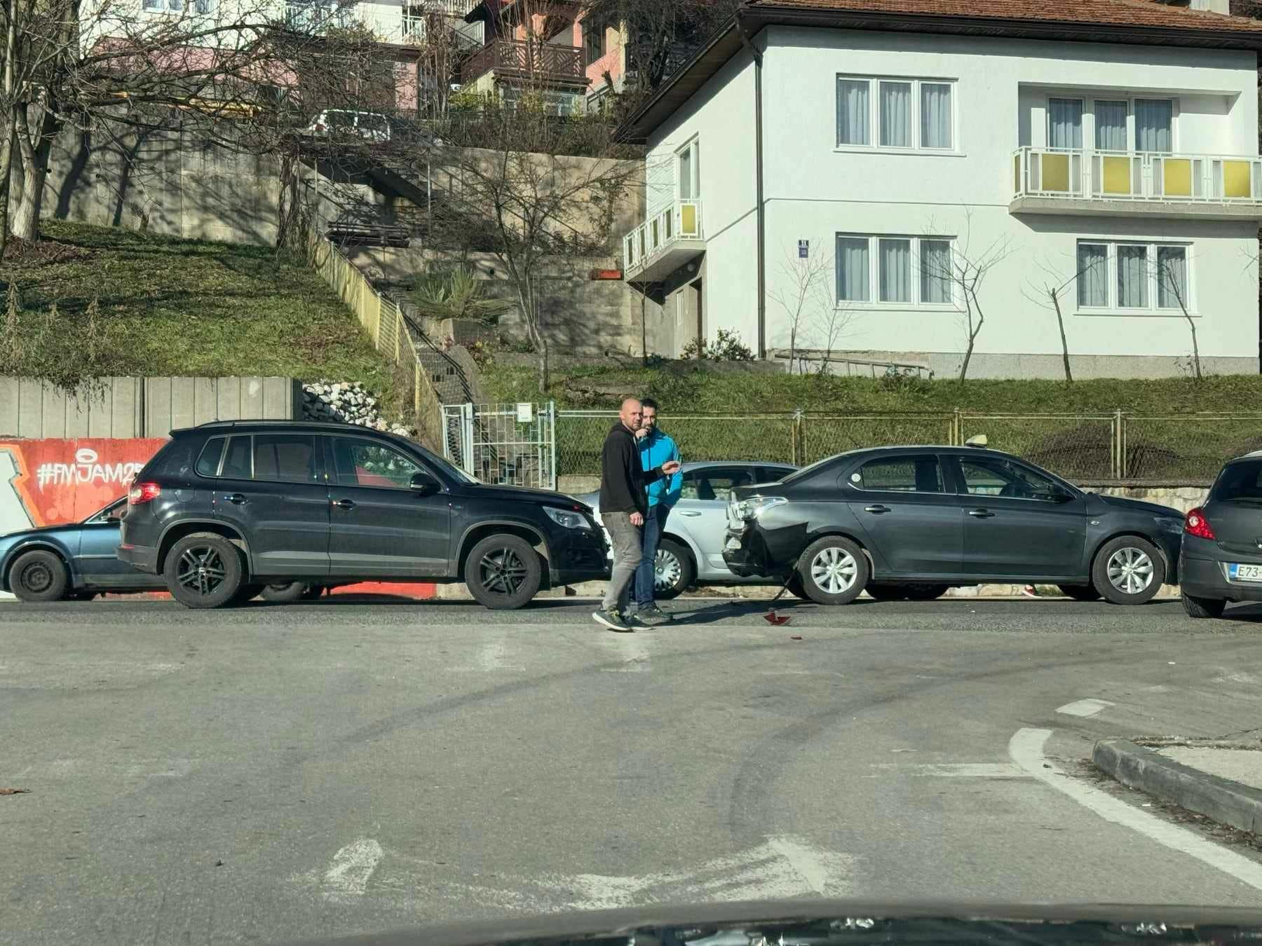 U Tuzli je danas došlo do saobraćajne nesreće                                                                                