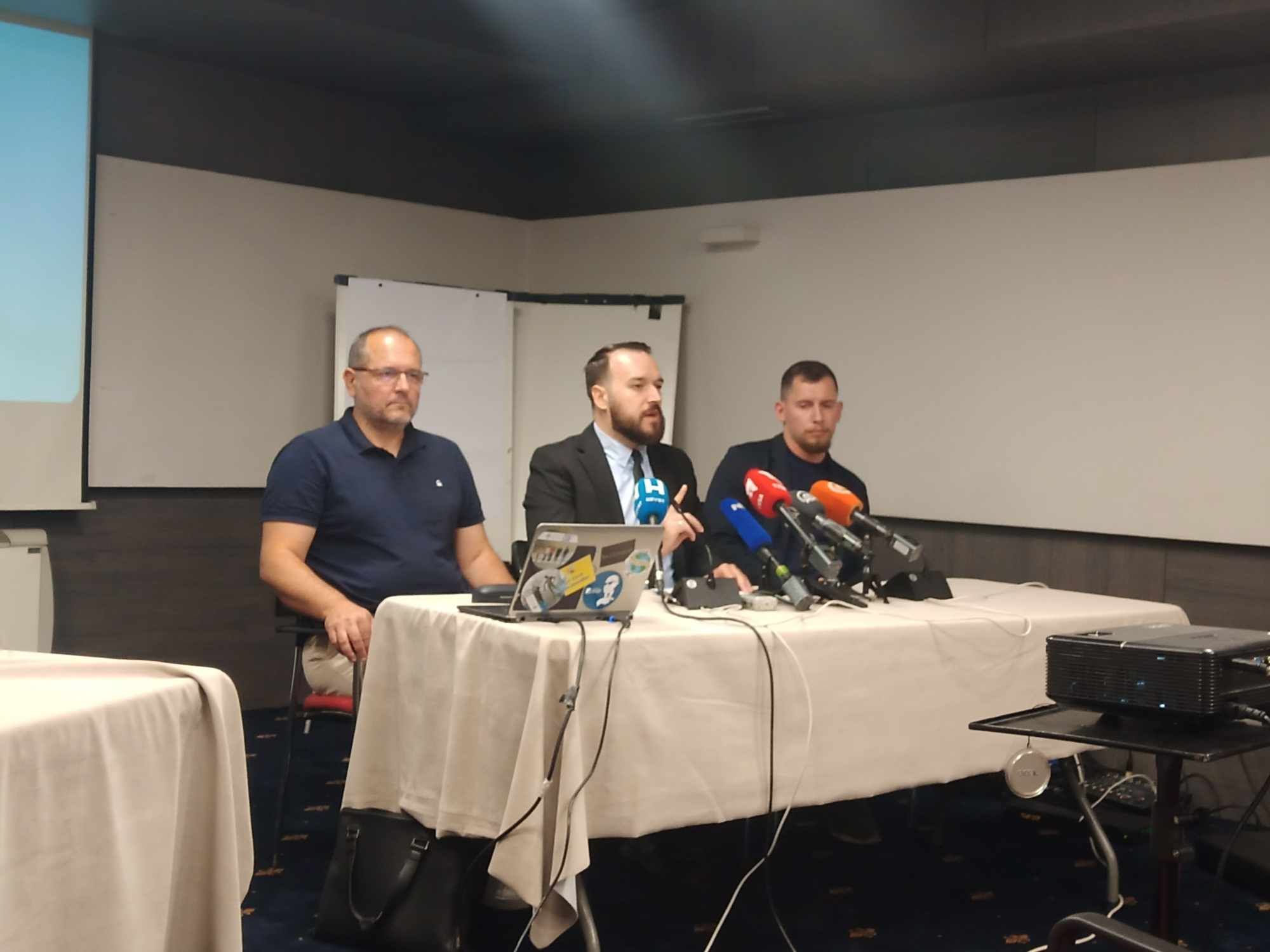Vjerovatno će se teret rada prebaciti na druge radne dane, radnice na kasama će mozda raditi prekovremeni drugim danima