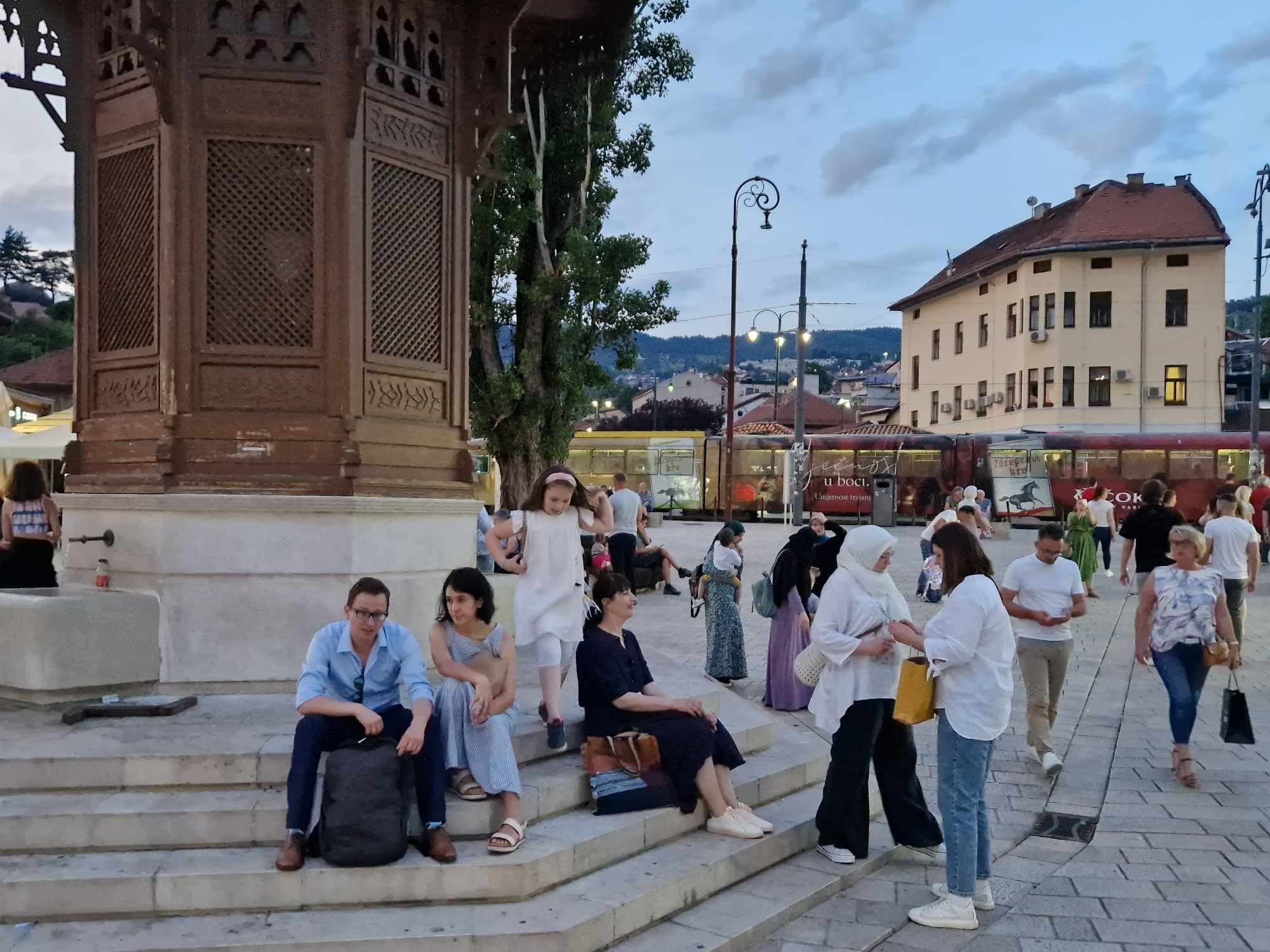Ako vas BiH još nije osvojila, sada je idealan trenutak da rezervišete ljetovanje u ovoj zemlji koja oduzima dah - poručuju oni.