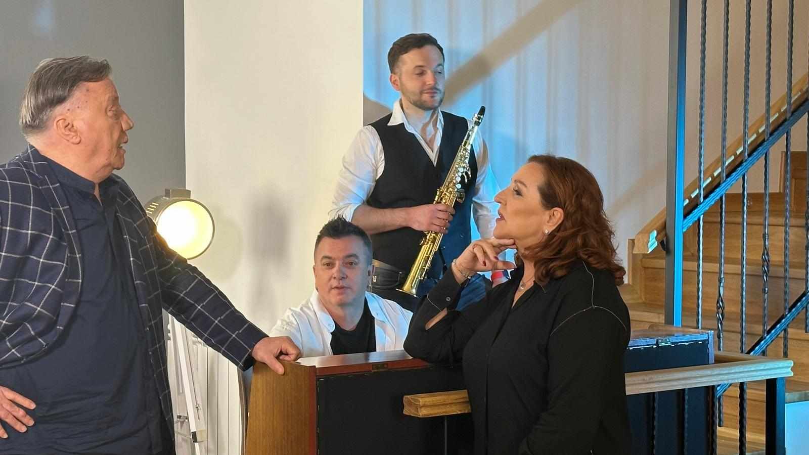 Duet Bešlića i Bekute: Danas premijera spota za pjesmu 'Zagrli me'