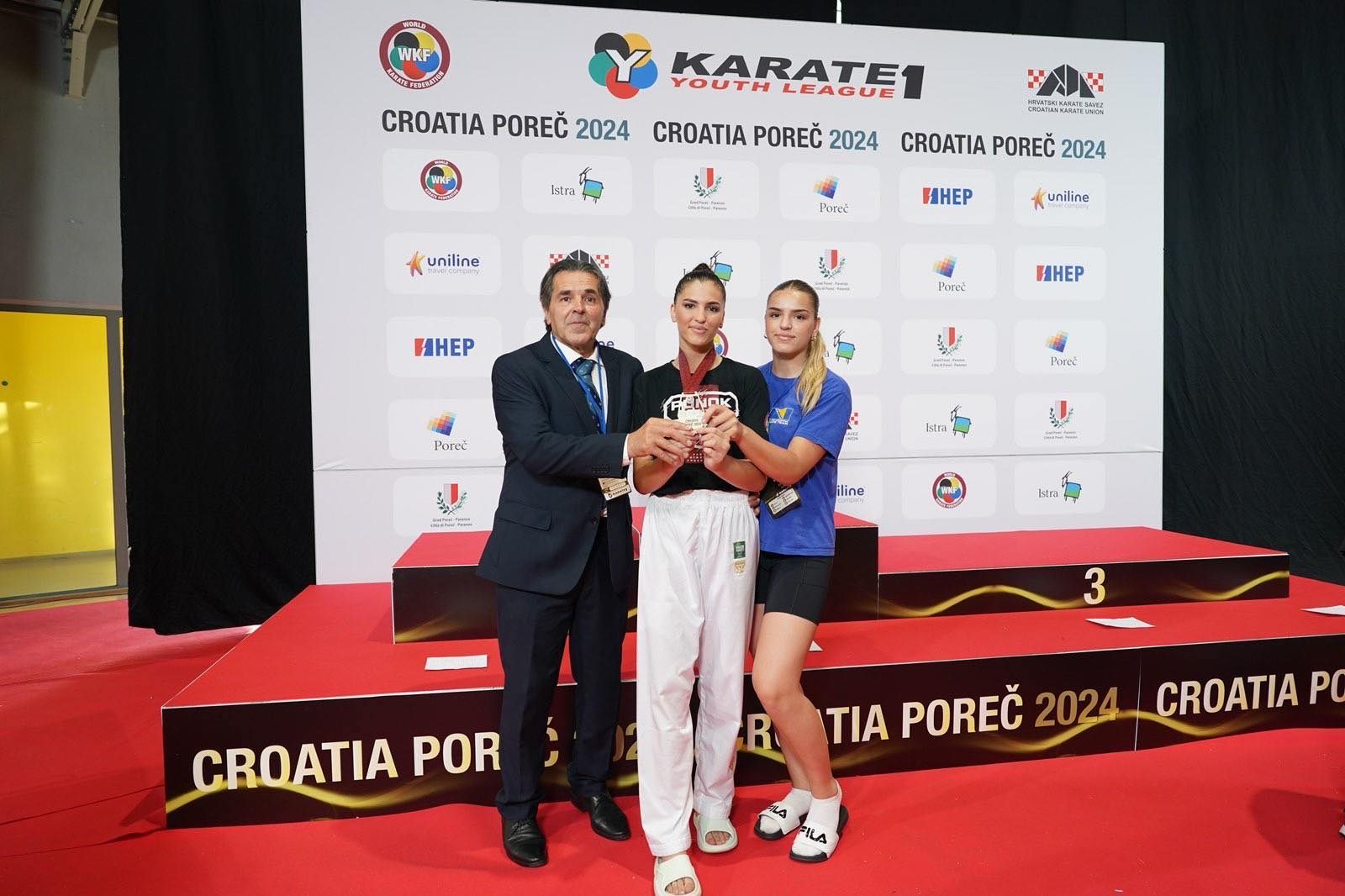 Nastupila je u kategoriji mlađih seniorki do 61 kg i osvojila zlatnu medalju                                          
