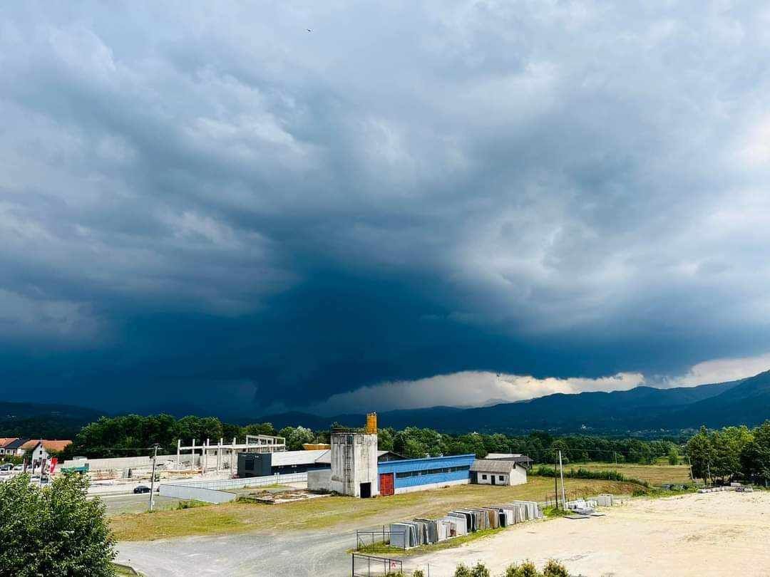 Atmosfera je burna                                                                                                                                      