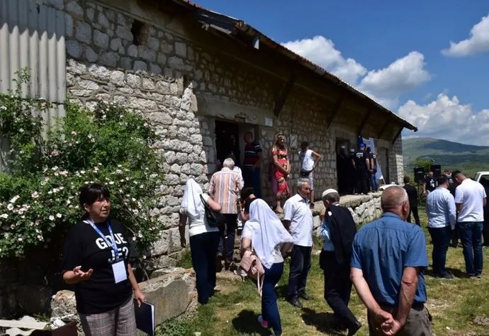 Vranović je podsjetio da se još uvijek traga za posmrtnim ostacima 42 ubijene osobe