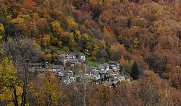Od 2022. godine, kada je proglašeno jednim od "najljepših" sela u Italiji, također se mora nositi s povećanim brojem turista