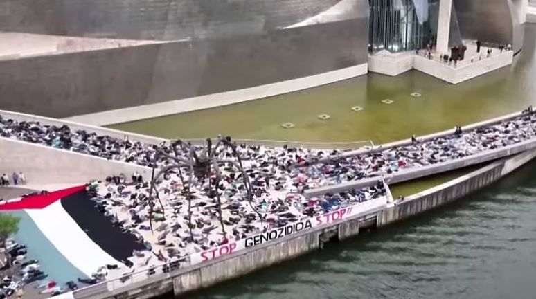 Organizovan je masovni protest zbog događaja u Pojasu Gaze.