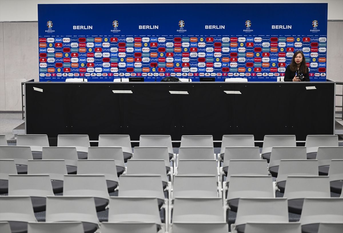 Njemačka je inače imala širok izbor stadiona koji su zadovoljili minimalni zahtjev UEFA-e