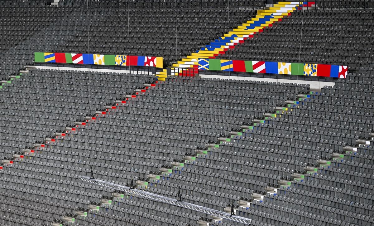 Njemačka je inače imala širok izbor stadiona koji su zadovoljili minimalni zahtjev UEFA-e