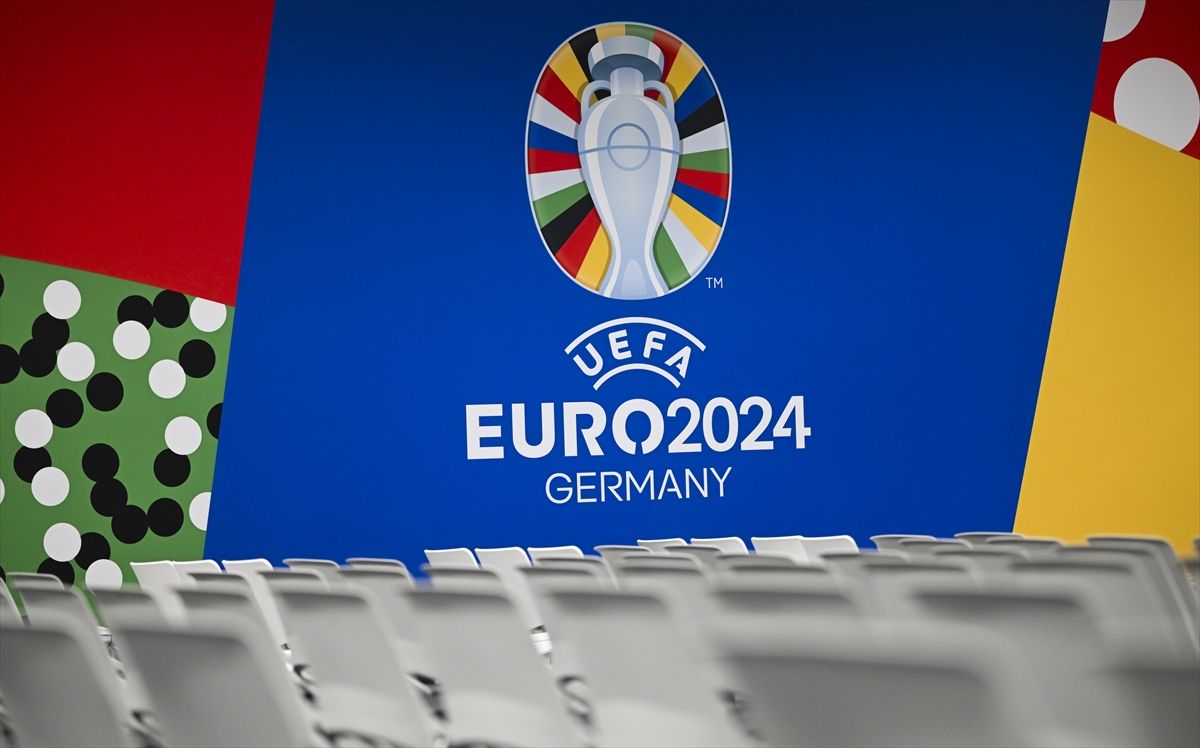 Njemačka je inače imala širok izbor stadiona koji su zadovoljili minimalni zahtjev UEFA-e