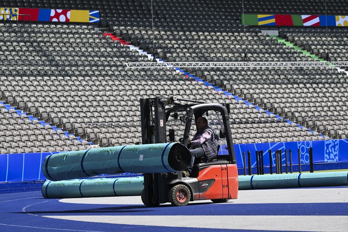 Njemačka je inače imala širok izbor stadiona koji su zadovoljili minimalni zahtjev UEFA-e